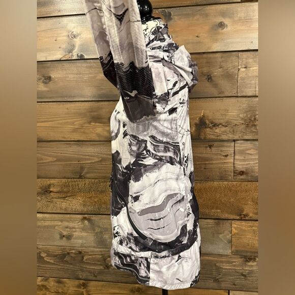 lululemon athletica Black and White wind Jacket - Picture 6 of 9